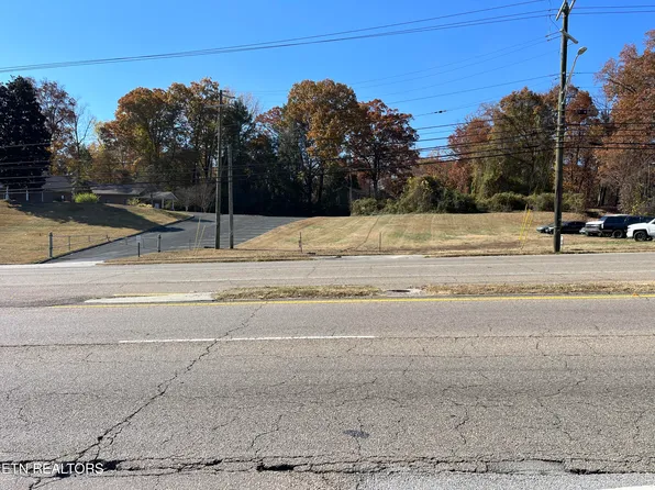 5531 N Broadway St, Knoxville, TN 37918