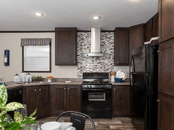 2nd image of 4004 Highland Cir #83