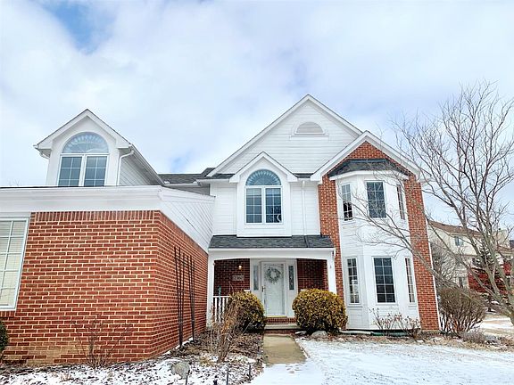 3rd image of 2360 Dahlia Ct