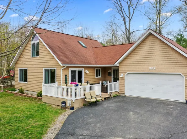 302 Robin Hood St, Roscommon, MI 48653