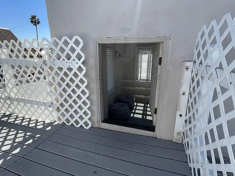 719 Ensenada Ct — Photo 17