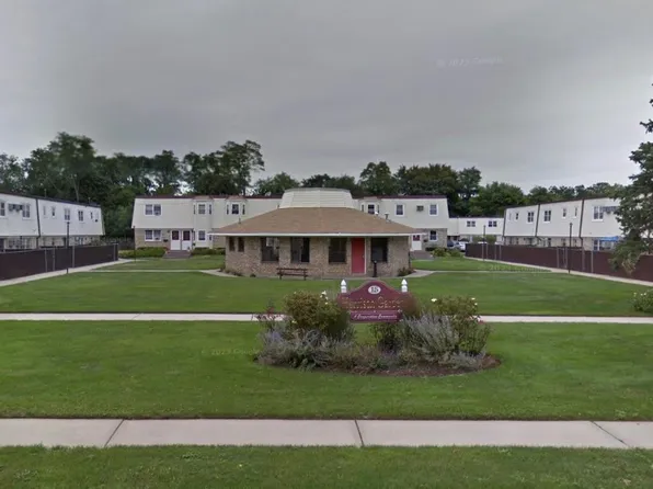 15 Harrison #39E, Amityville, NY 11701