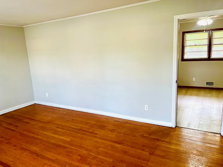2417 Alandale Dr — Photo 15