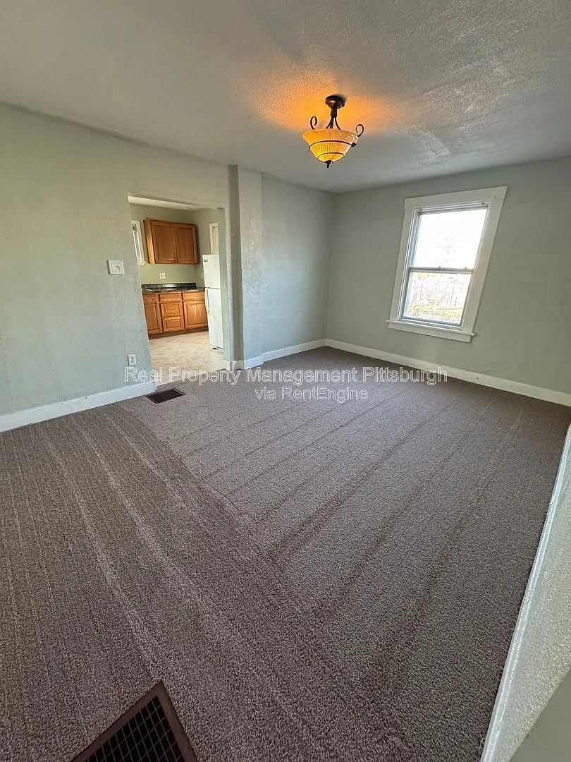 2 bed, 1.0 bath, 1004 sqft, $950 — Photo 4