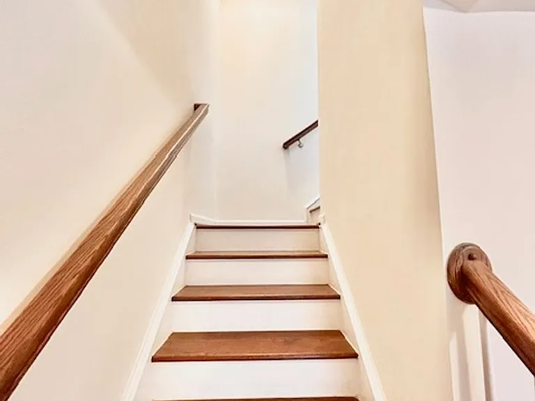 7473 Singers Way — Photo 20