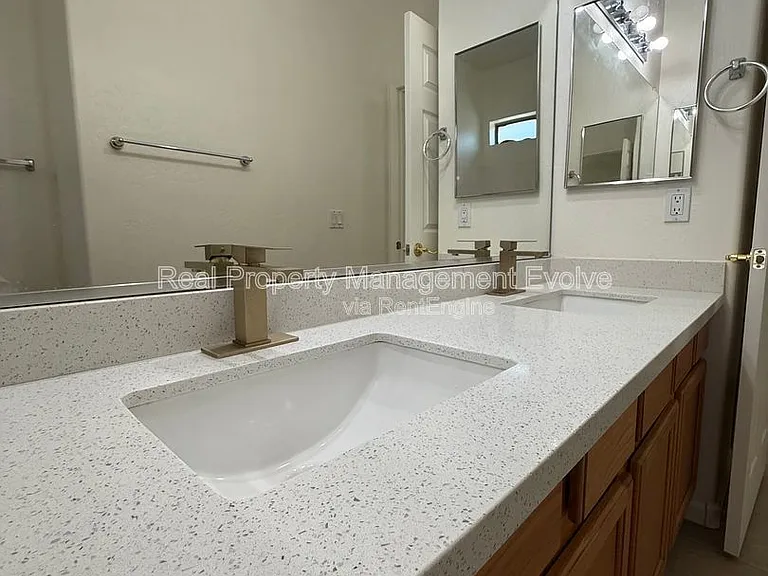 281 W Flamingo Dr — Photo 28