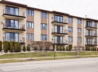 4500 W 93rd St APT 3A, Oak Lawn, IL