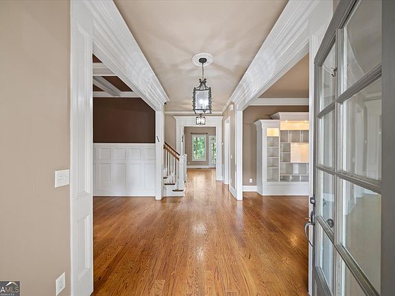 5th image of 219 Kelvington Way