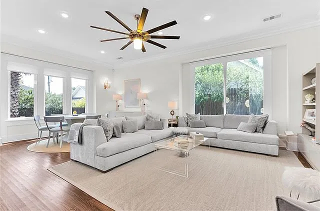 2 bed, 2.0 bath, 1475 sqft, $2,900 — Photo 3