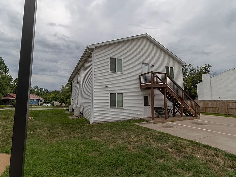1409 Paris Rd #201 — Photo 32