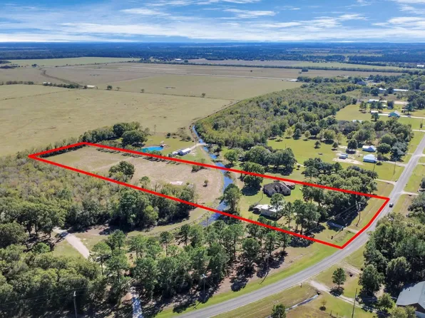 3607 S Main St, Anahuac, TX 77514