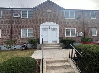 25304 60th Ave, Little Neck, NY 11362