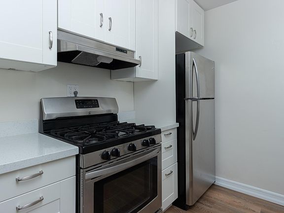 5th image of 850 Olive Ave