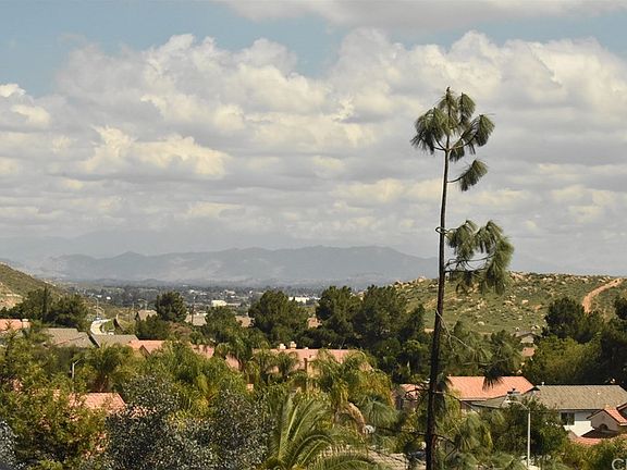 3rd image of 2900 La Vista Ave
