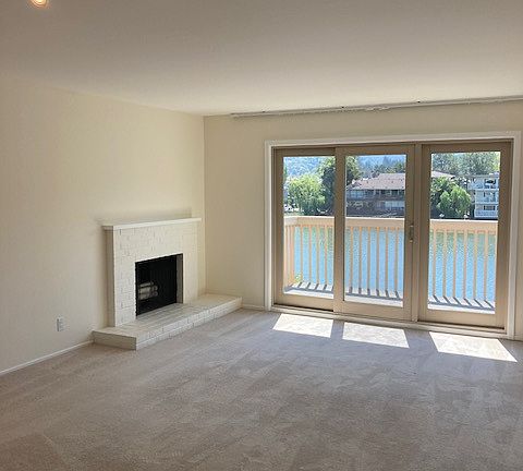4th image of 1075 S Eliseo Dr APT 8