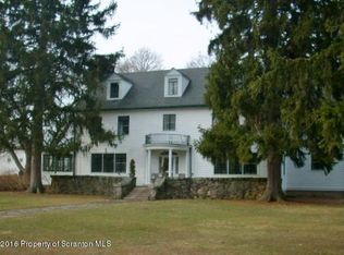 993 Seamans Rd, Factoryville, PA 18419