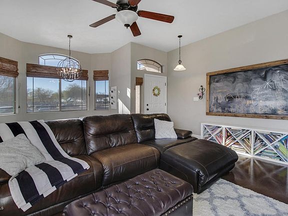 8752-West-Quail-Avenue-15