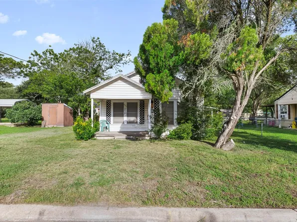 603 N Mechanic St, Weimar, TX 78962
