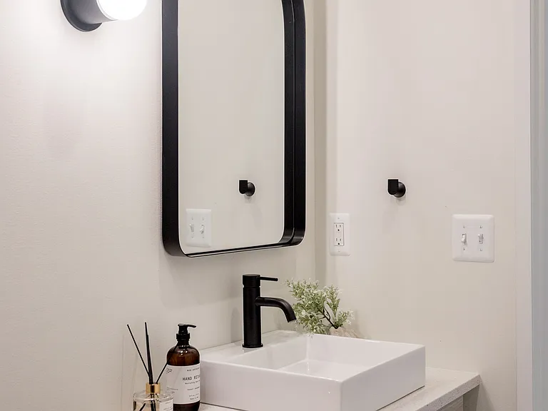 2857 E Grand Blvd #32 — Photo 15