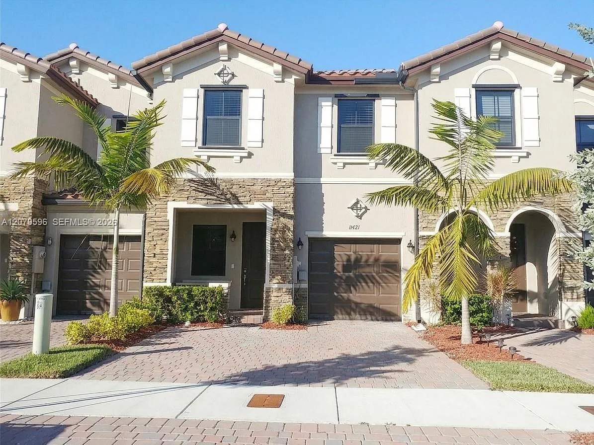 Coco Palm Estates — Photo 2