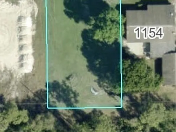 1152 Ebony St E, Lehigh Acres, FL 33974