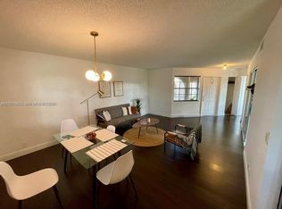 Windmill Lakes Iii Condo, Pembroke Pines, FL 33025