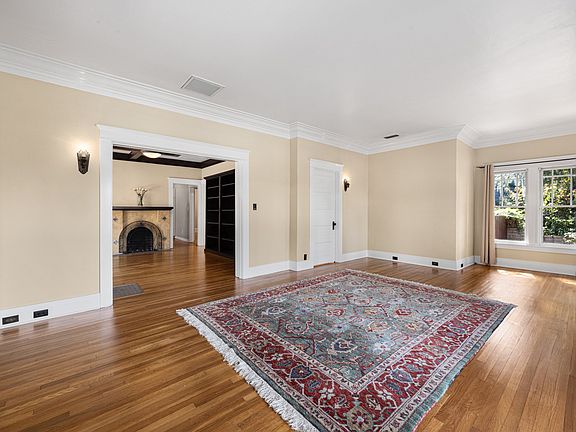 2nd image of 606 N Holliston Ave