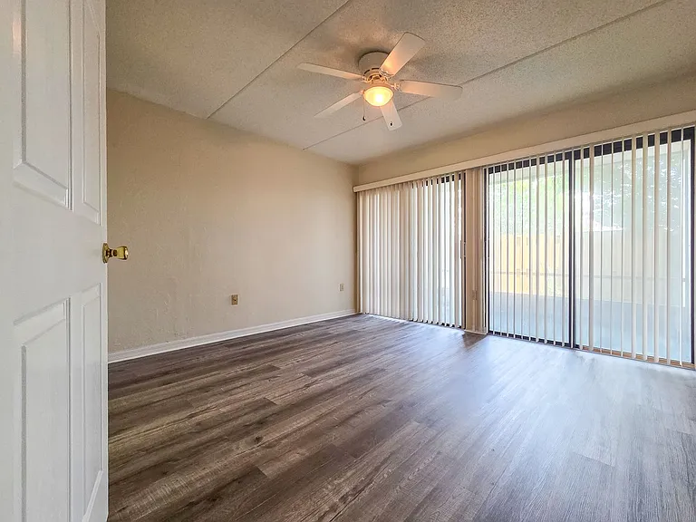 1634 SW 16th St — Photo 13