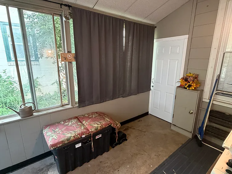 252 E Louther St — Photo 36