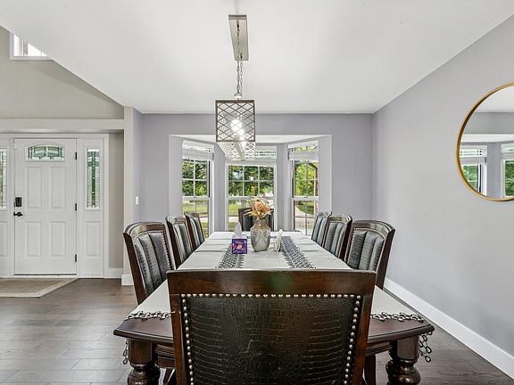5th image of 12 Pennsbury Ct