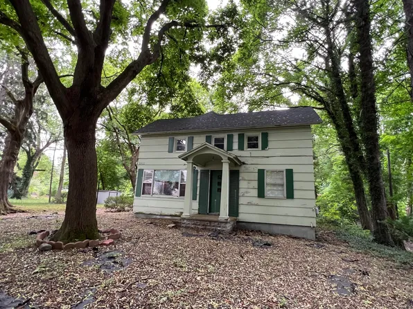 1298 Colfax Ave, Benton Harbor, MI 49022