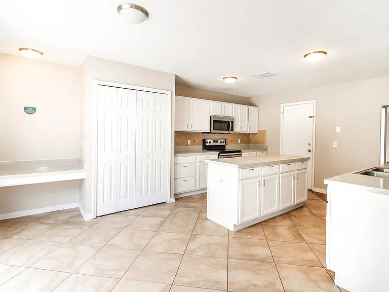 13825 Gentle Woods Ave — Photo 6