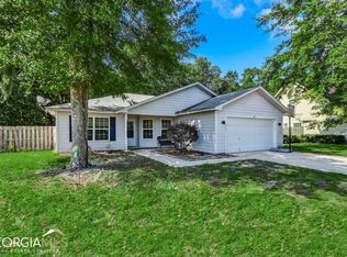 257 Creekside Dr, Waverly, GA 31558