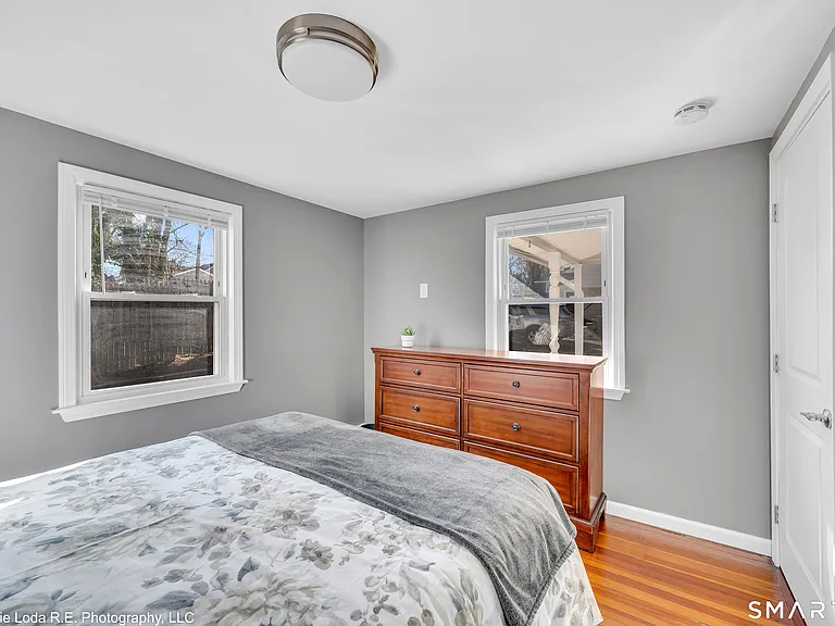 31 Monroe St #4 — Photo 17