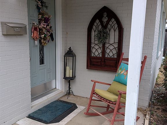 3rd image of 158 Kayla St