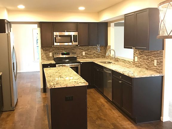 3rd image of 45586 Denise Ct