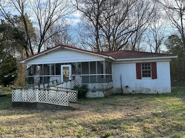 310 Geans Ln, Savannah, TN 38372