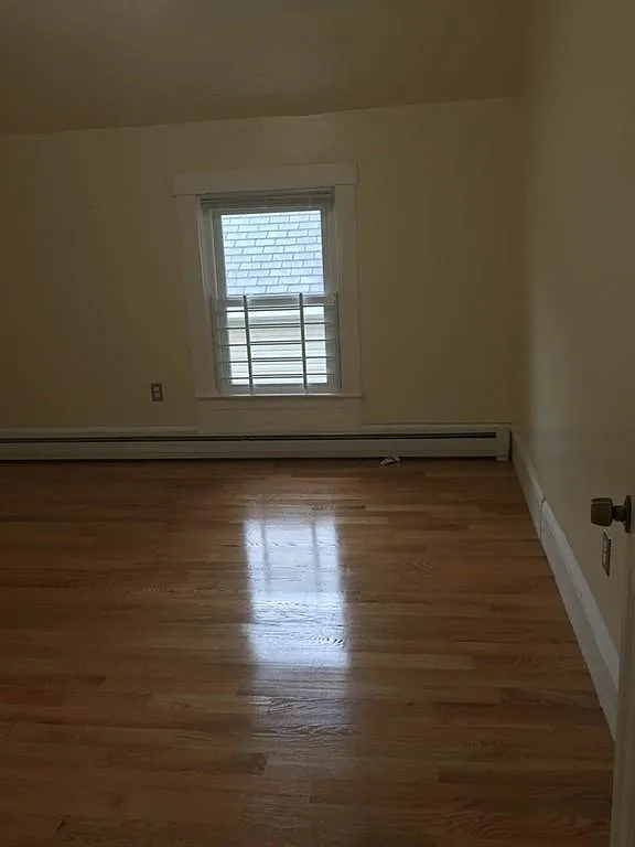 4 bed, 1300 sqft, $8,000 — Photo 4