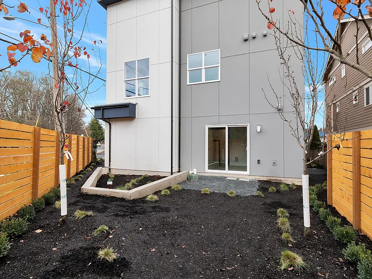 719 NW 100th St — Photo 14