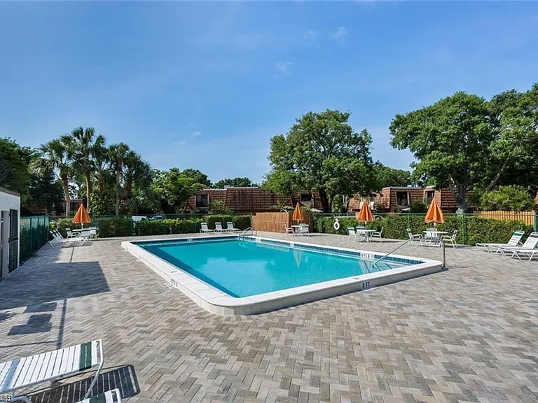 1420 Park Shore Cir #3 — Photo 27