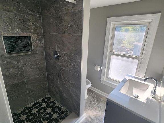 2nd image of 284 Marsh Run Rd