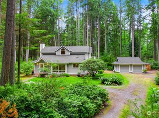 3955 Log Cabin Rd, Clinton, WA 98236