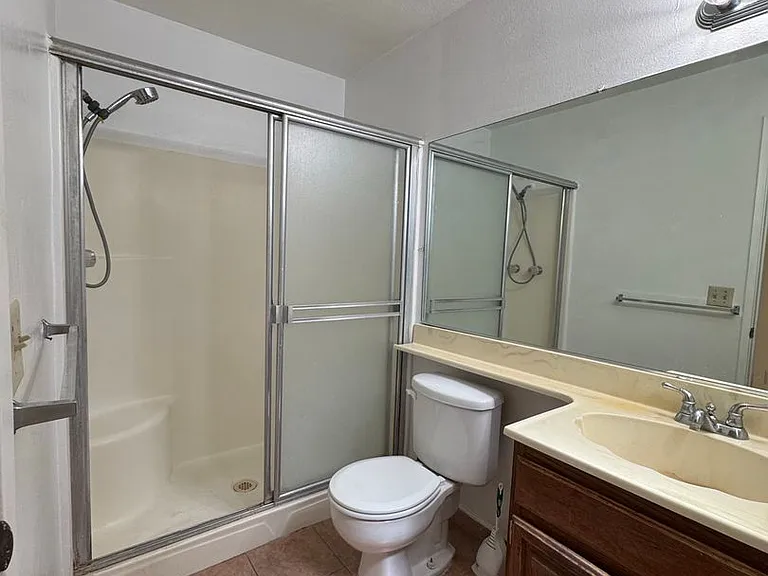 1004 E Garfield Ave — Photo 13