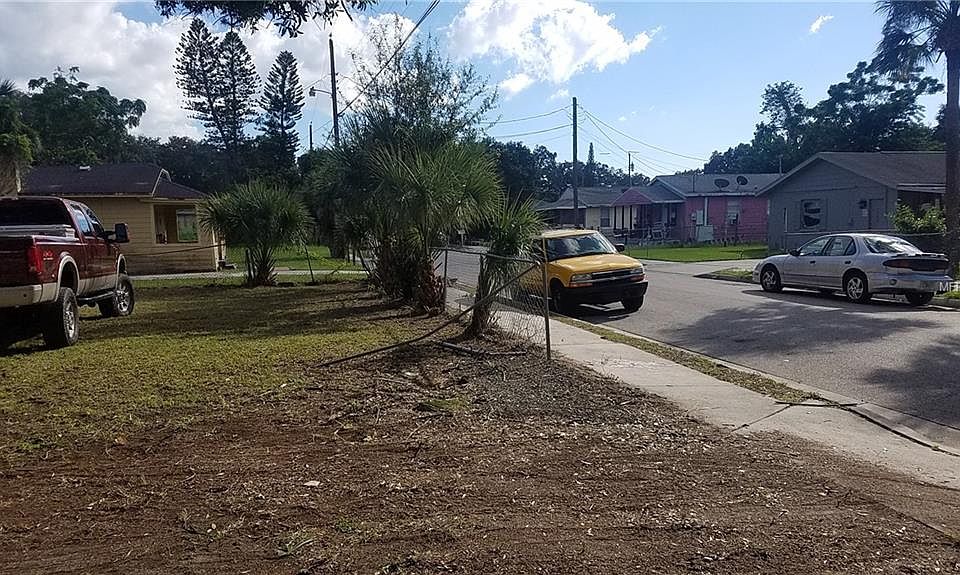 2nd image of 2950 Dixie Ave