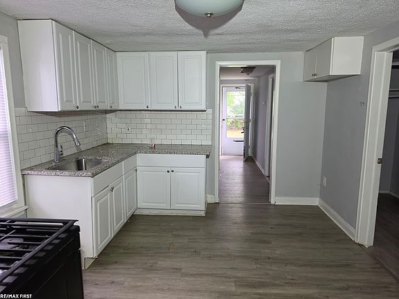 4th image of 21356 Westview Ave