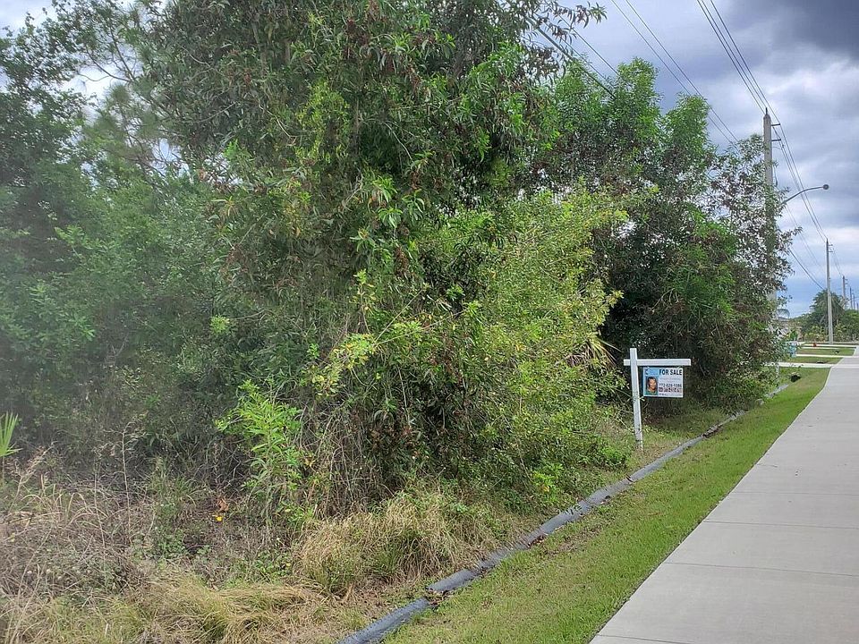 2nd image of 573 SW Paar Dr