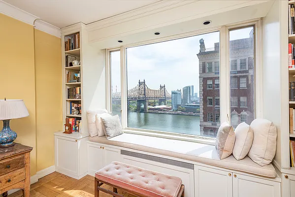 Sold by Sotheby's International Realty | media 16