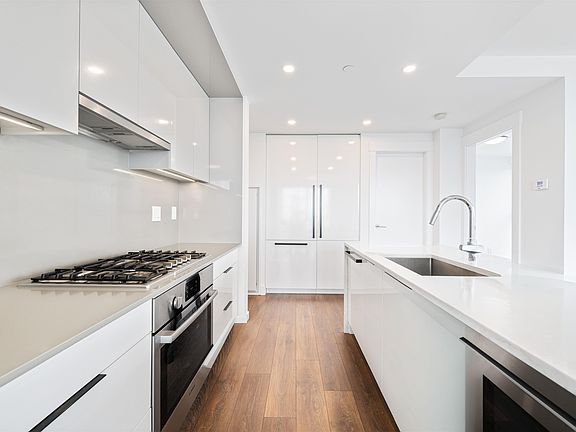 3rd image of 4711 Hazel St #3108
