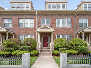 2 Powder Mill Sq #5, Andover, MA 01810