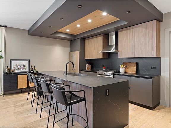 4th image of 1523 N Western Ave #4C
